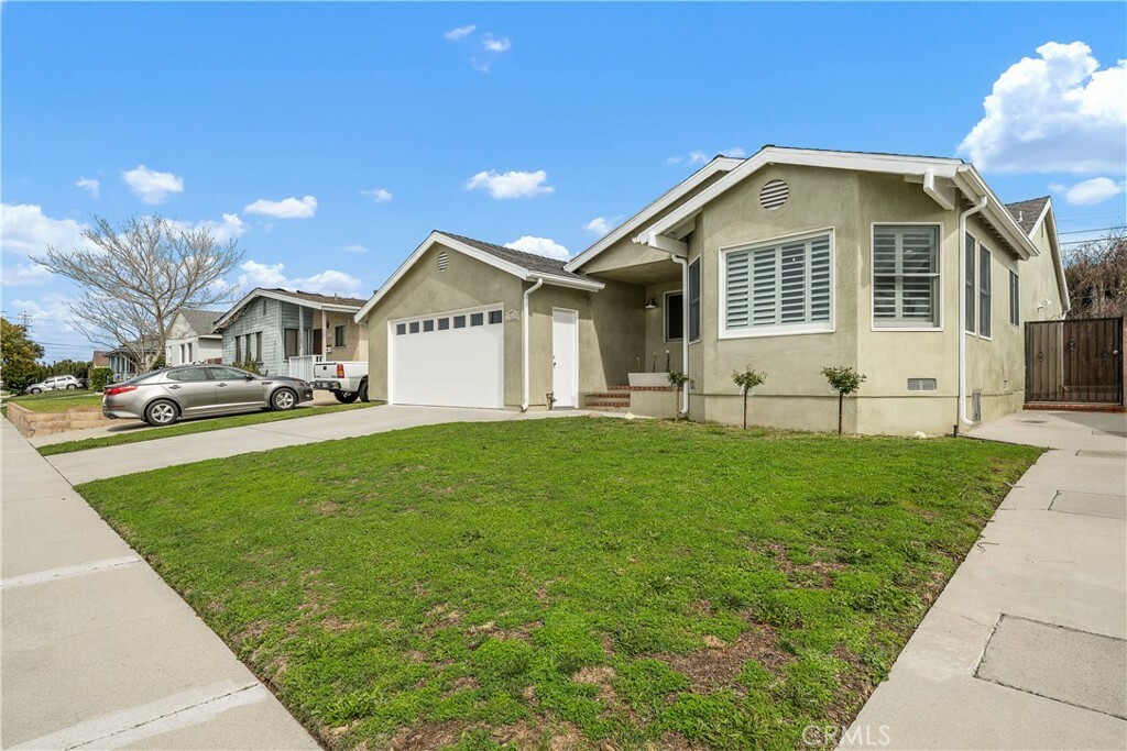 Property Photo: 19418 Anza Avenue CA 90503