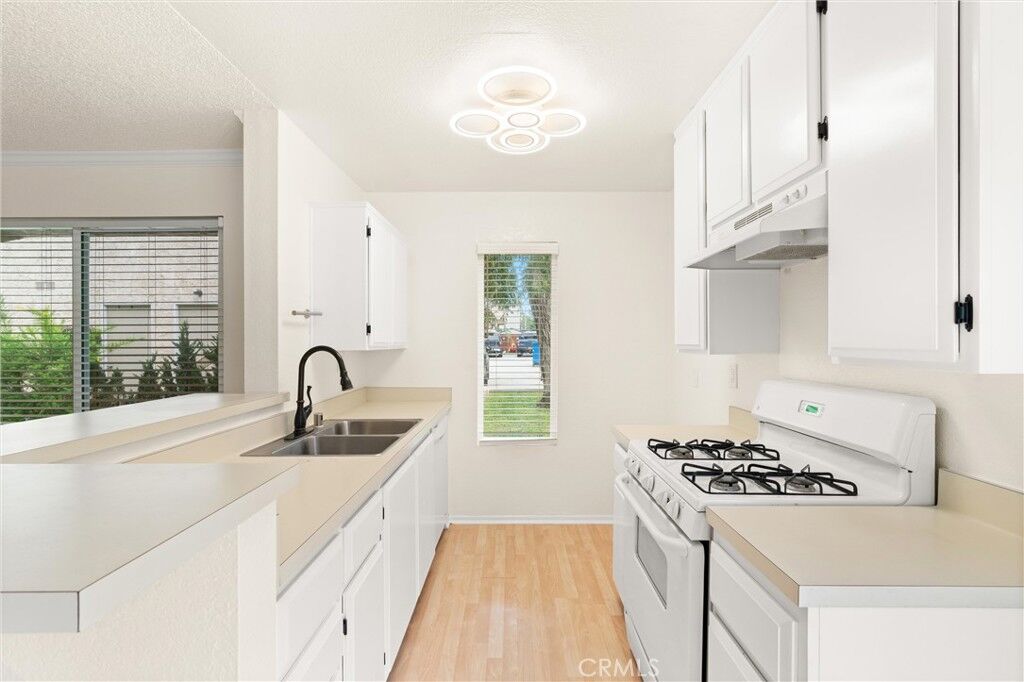 Property Photo:  16881 Hoskins Lane 6  CA 92649 