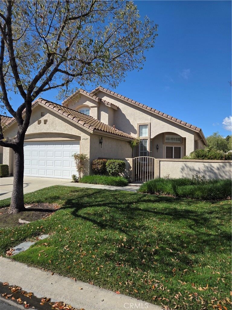 Property Photo: 40623 Via Jalapa CA 92562
