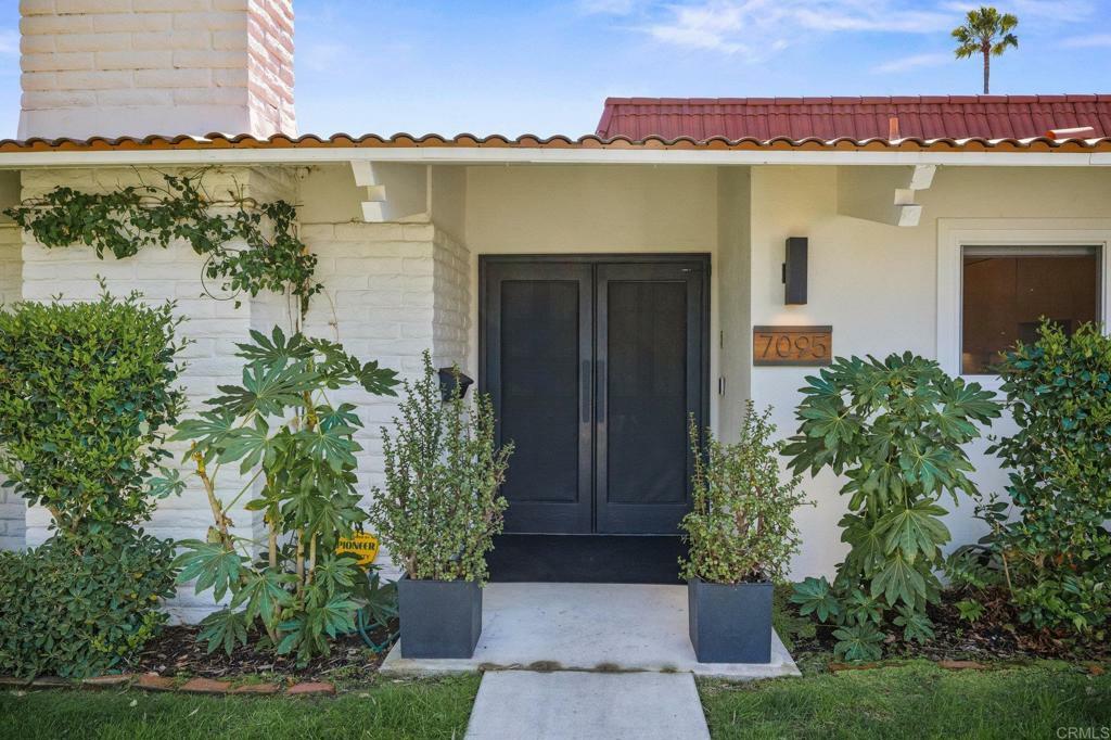 Property Photo:  7095 Estrella De Mar Road  CA 92009 