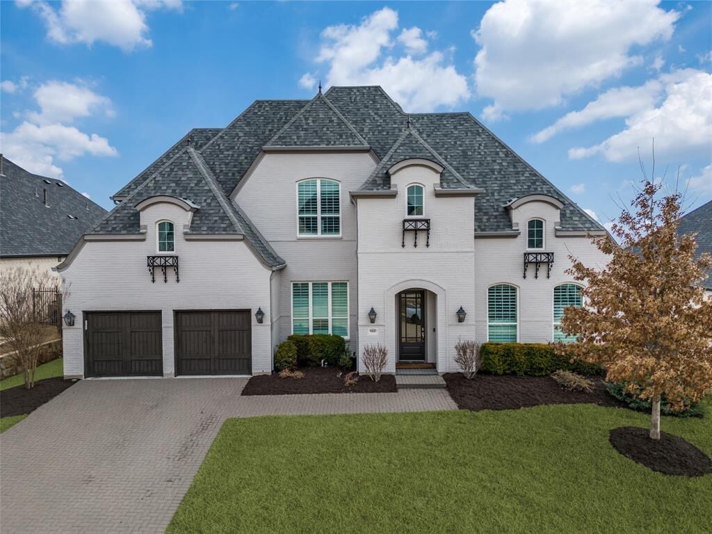 Property Photo: 800 Biltmore Lane TX 75078