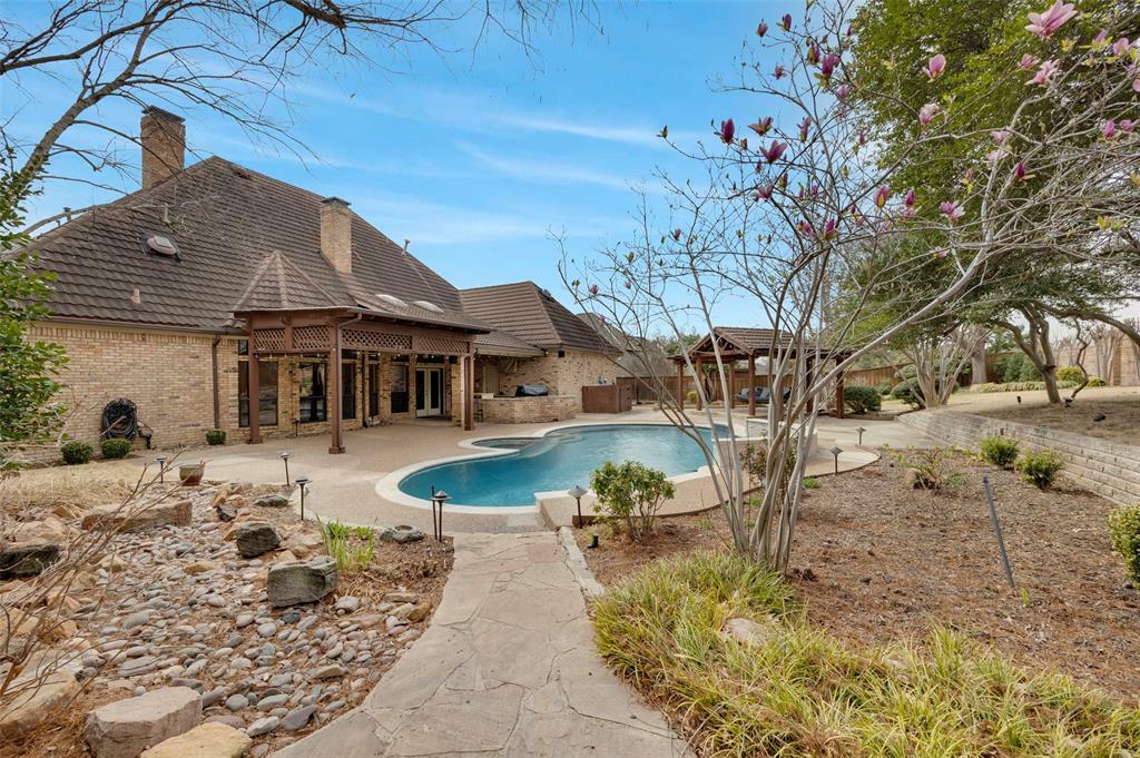 Property Photo: 3302 St Albans Circle TX 76034