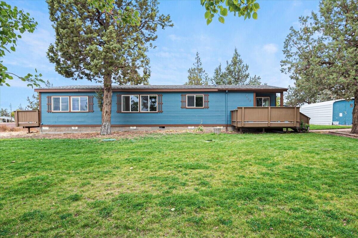 Property Photo:  1605 F Avenue  OR 97760 