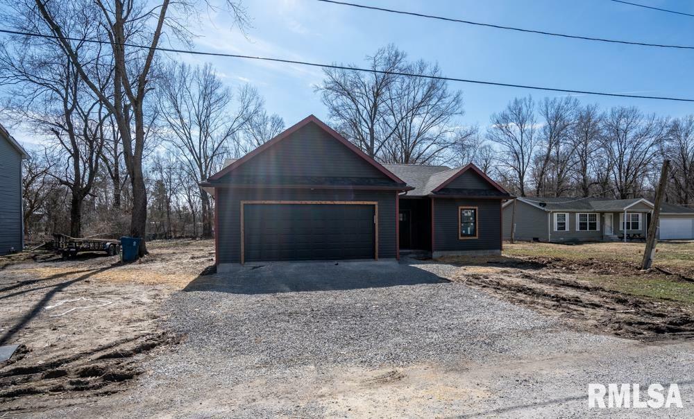 Property Photo:  207 Rowatt Street  IL 62915 