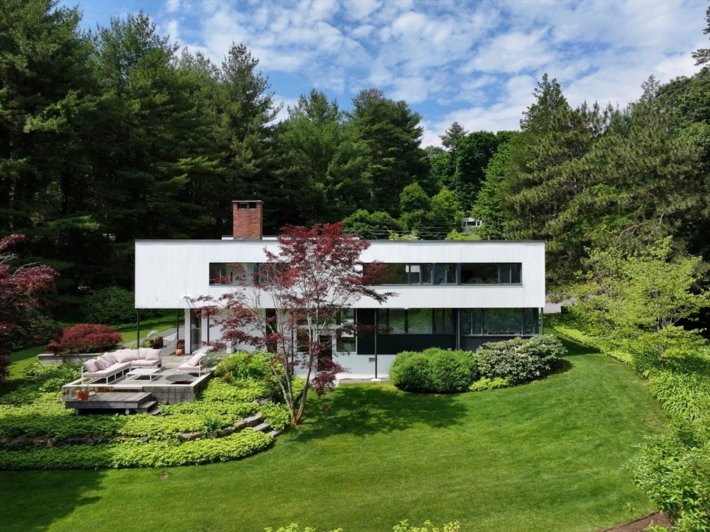 Property Photo:  6 Moon Hill Road  MA 02421 