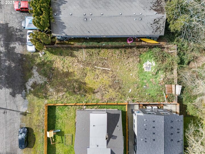 Property Photo:  9165 NE Oregon St  OR 97220 