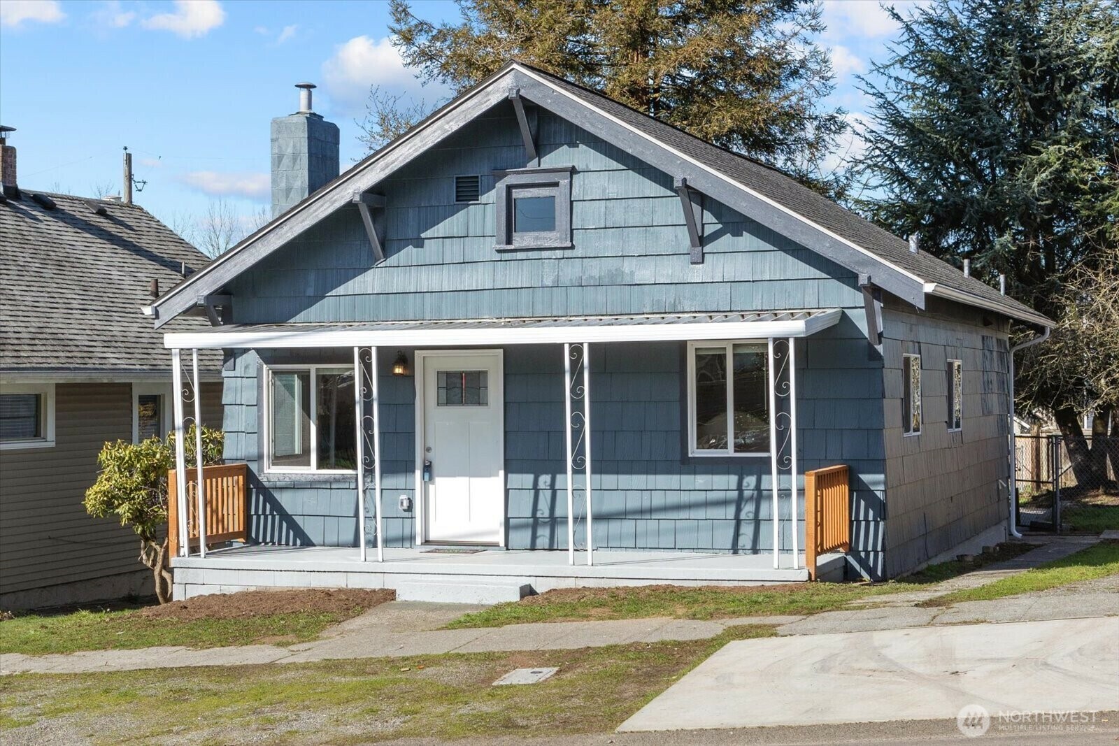 Property Photo:  1835 E Fairbanks Street  WA 98404 