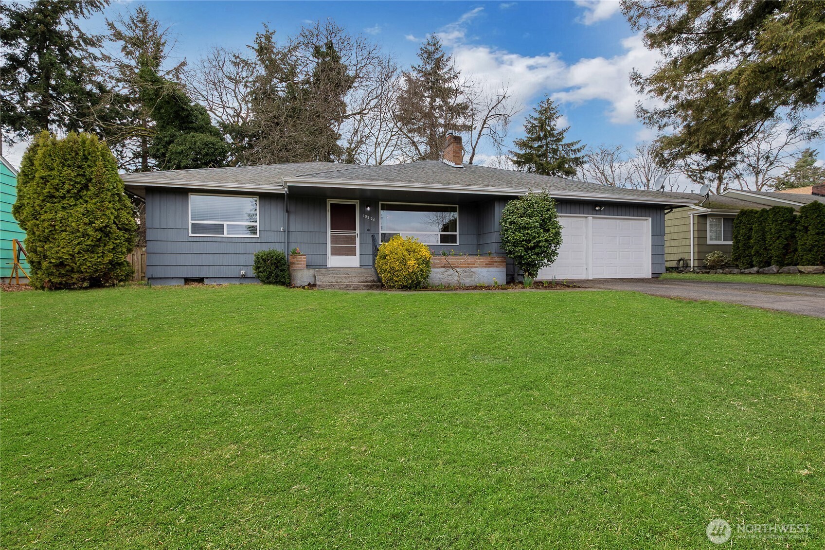 Property Photo: 10324 Montrose Avenue SW WA 98499