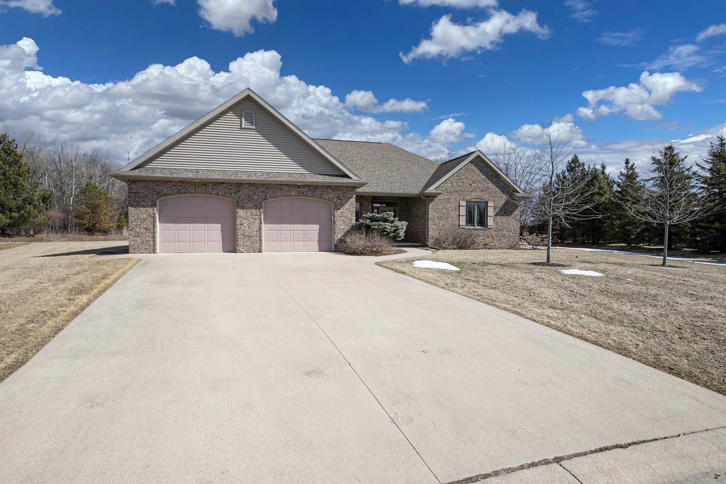 Property Photo:  N8442 Muirfield Way  WI 54952 