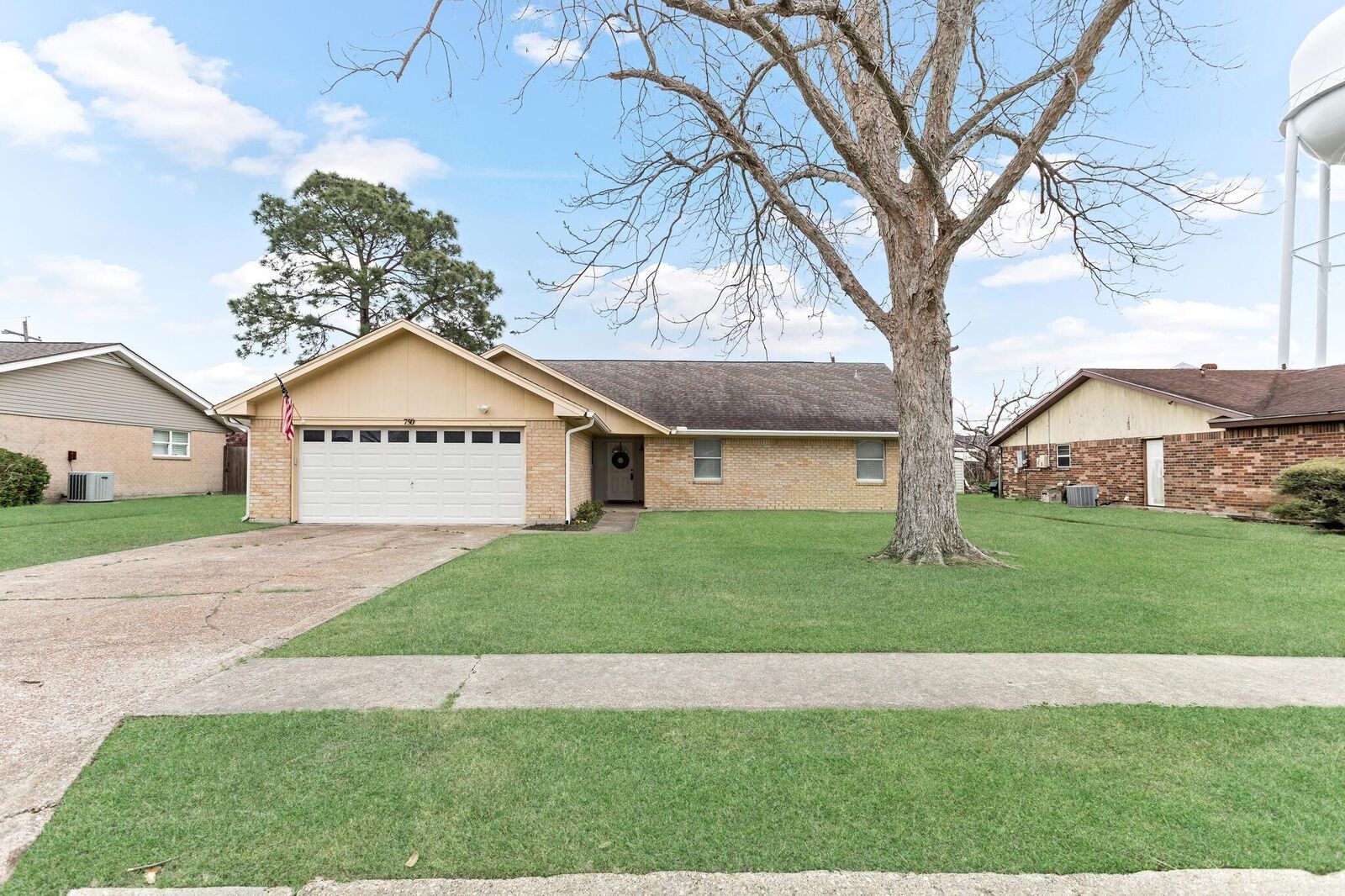 Property Photo: 750 Sierra TX 77651