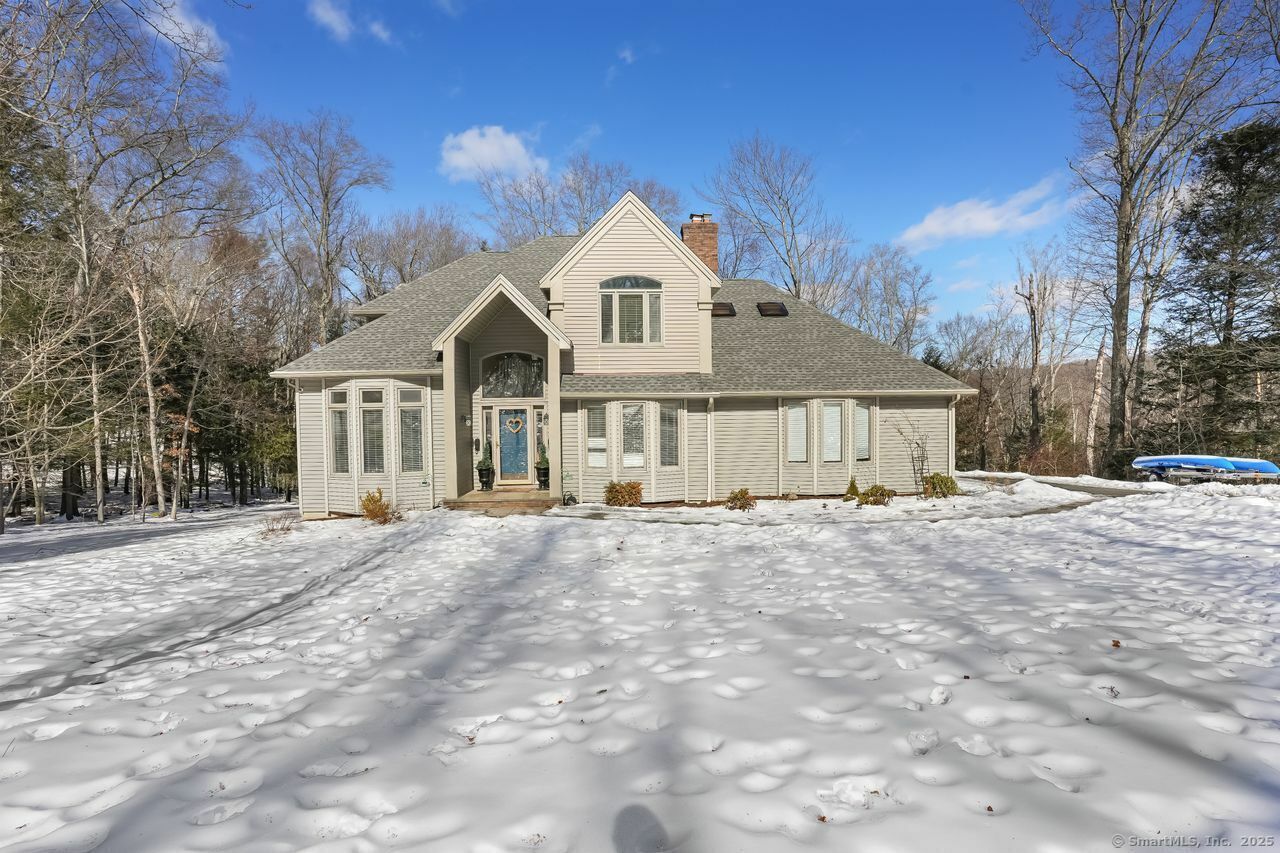 Property Photo:  30 Farm Field Ridge Road  CT 06482 