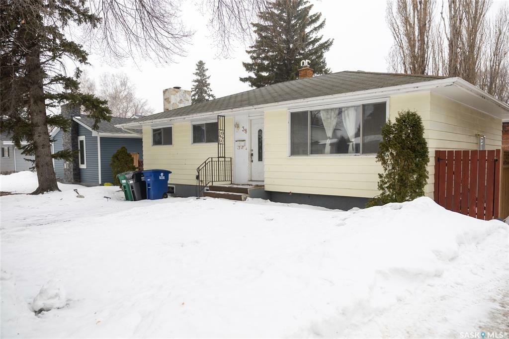 Property Photo:  38 McLellan Avenue  SK S7H 3K6 