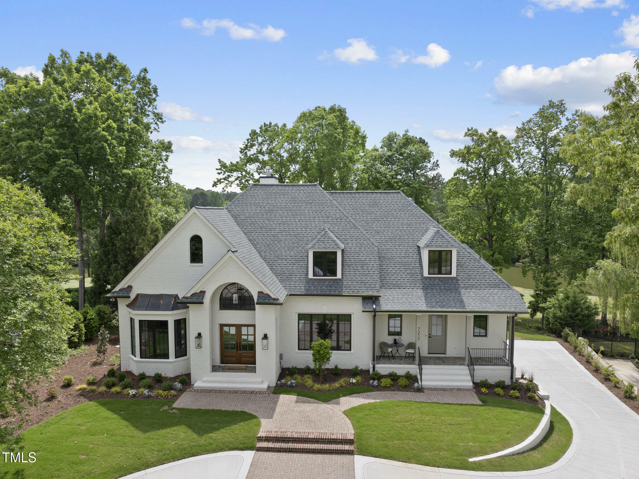 Property Photo: 7217 Manor Oaks Drive NC 27615