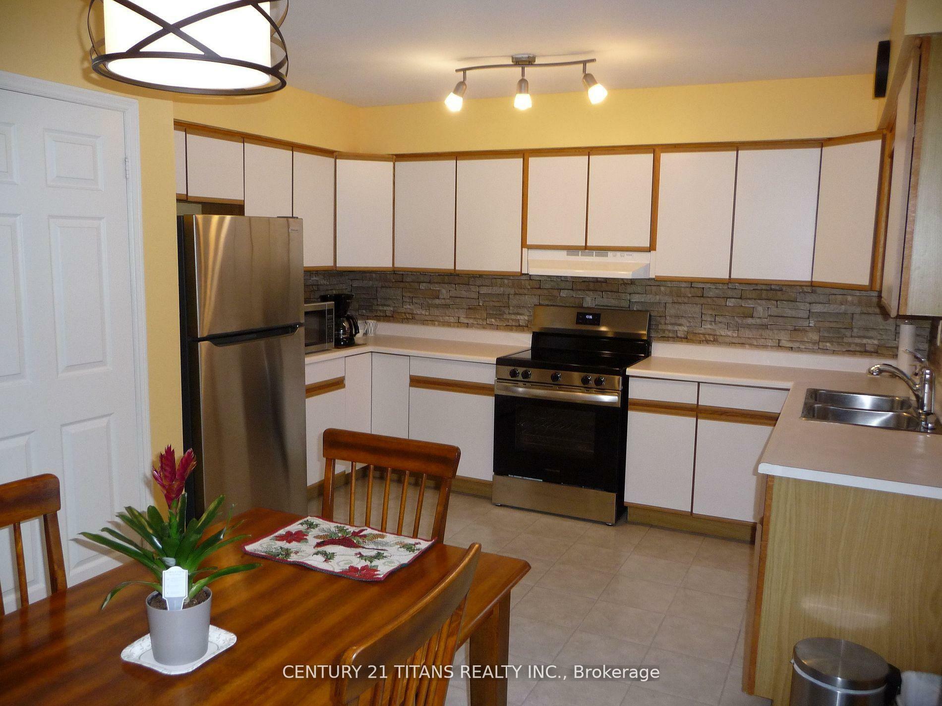 Property Photo: 920 Heenan Street ON K9A 5H1