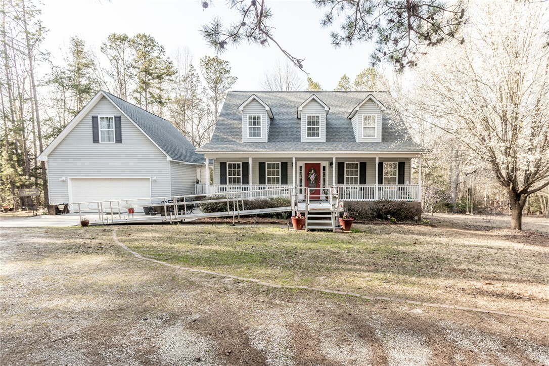 Property Photo:  20 Twin Oaks Drive  SC 29654 