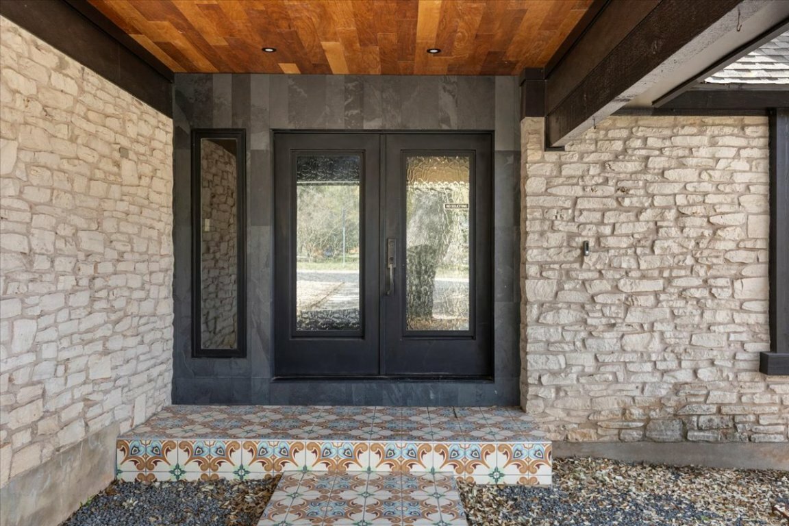 Property Photo: 8719 Crest Ridge Circle TX 78750