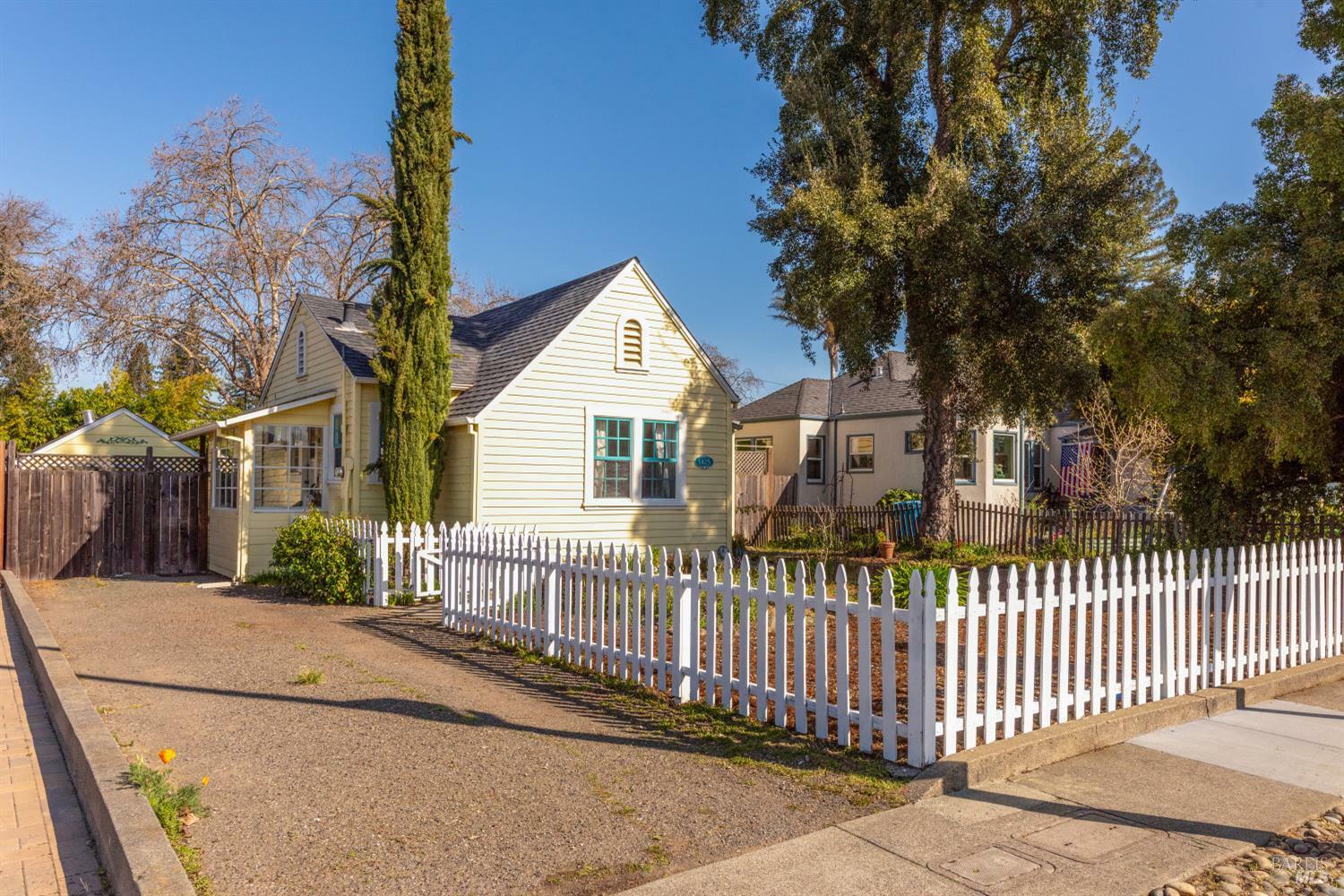 Property Photo:  1425 Sonoma Avenue  CA 95405 