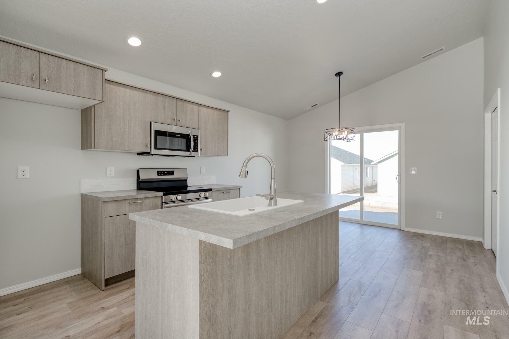 Property Photo: 2827 E Valley Wind St ID 83634