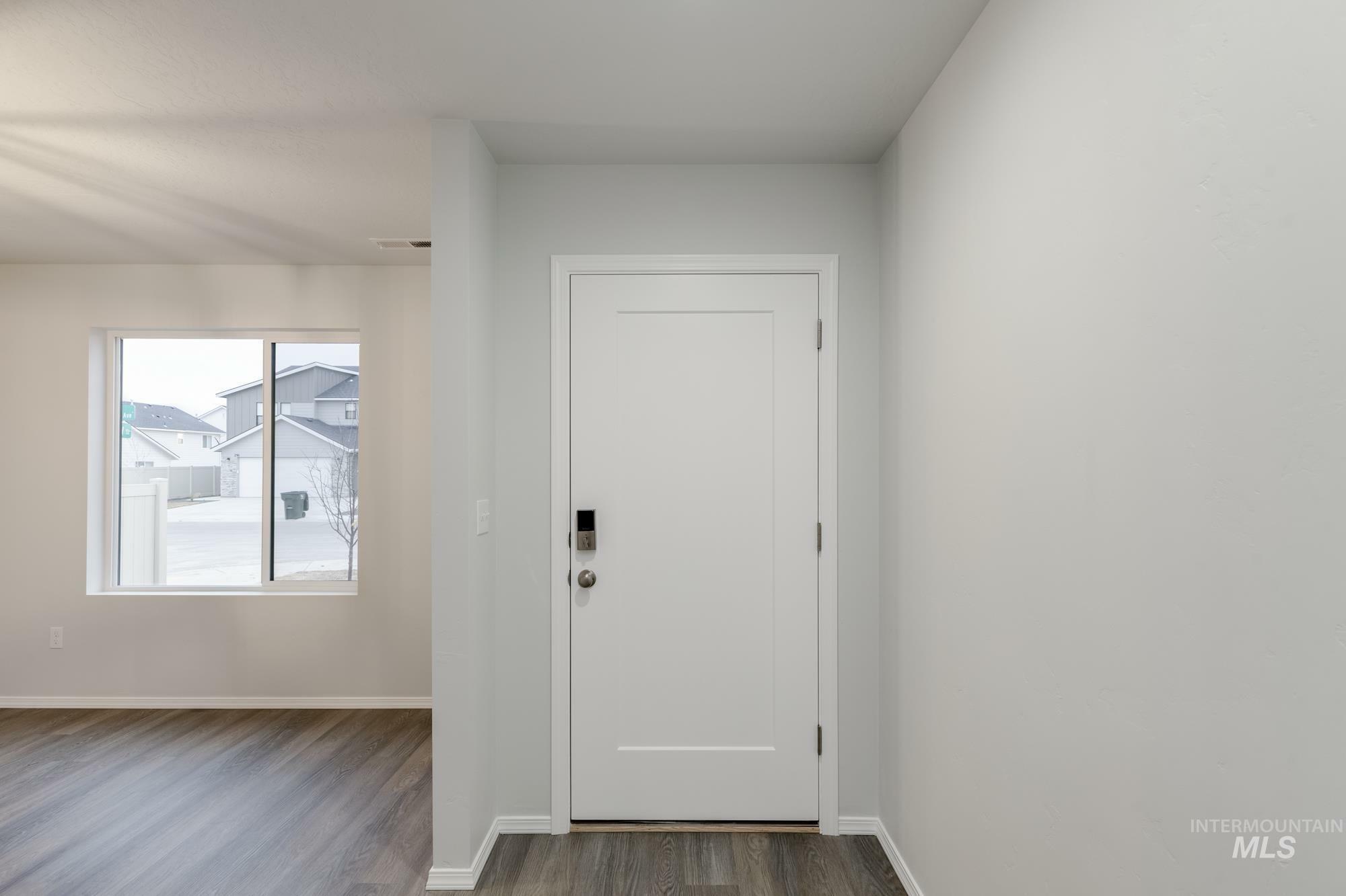 Property Photo: 197 N Coltsfoot Ave ID 83634