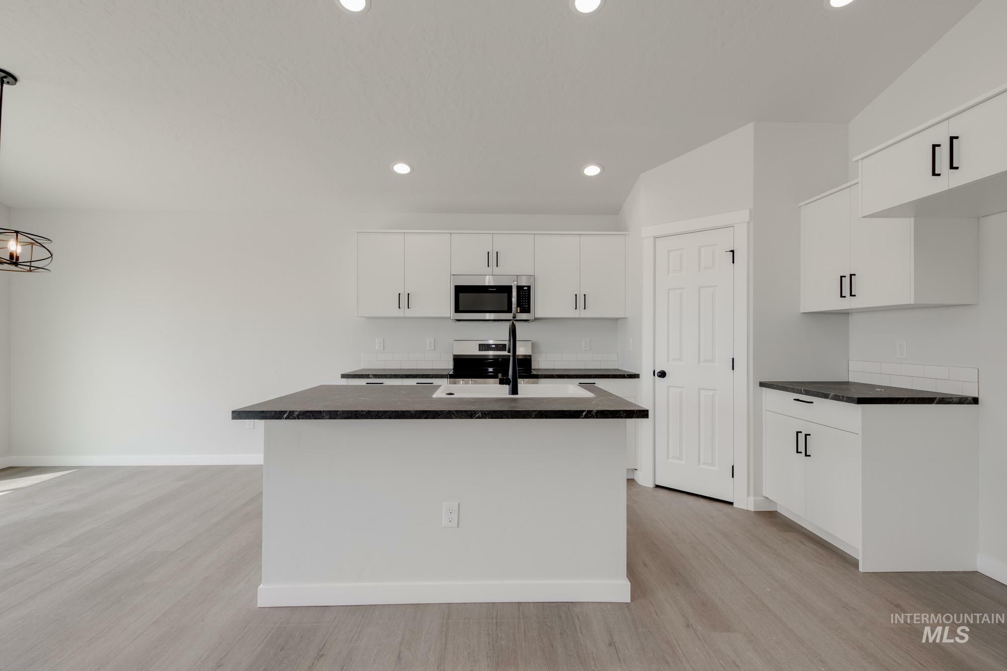 Property Photo: 2861 E Boulder Basin Dr ID 83634