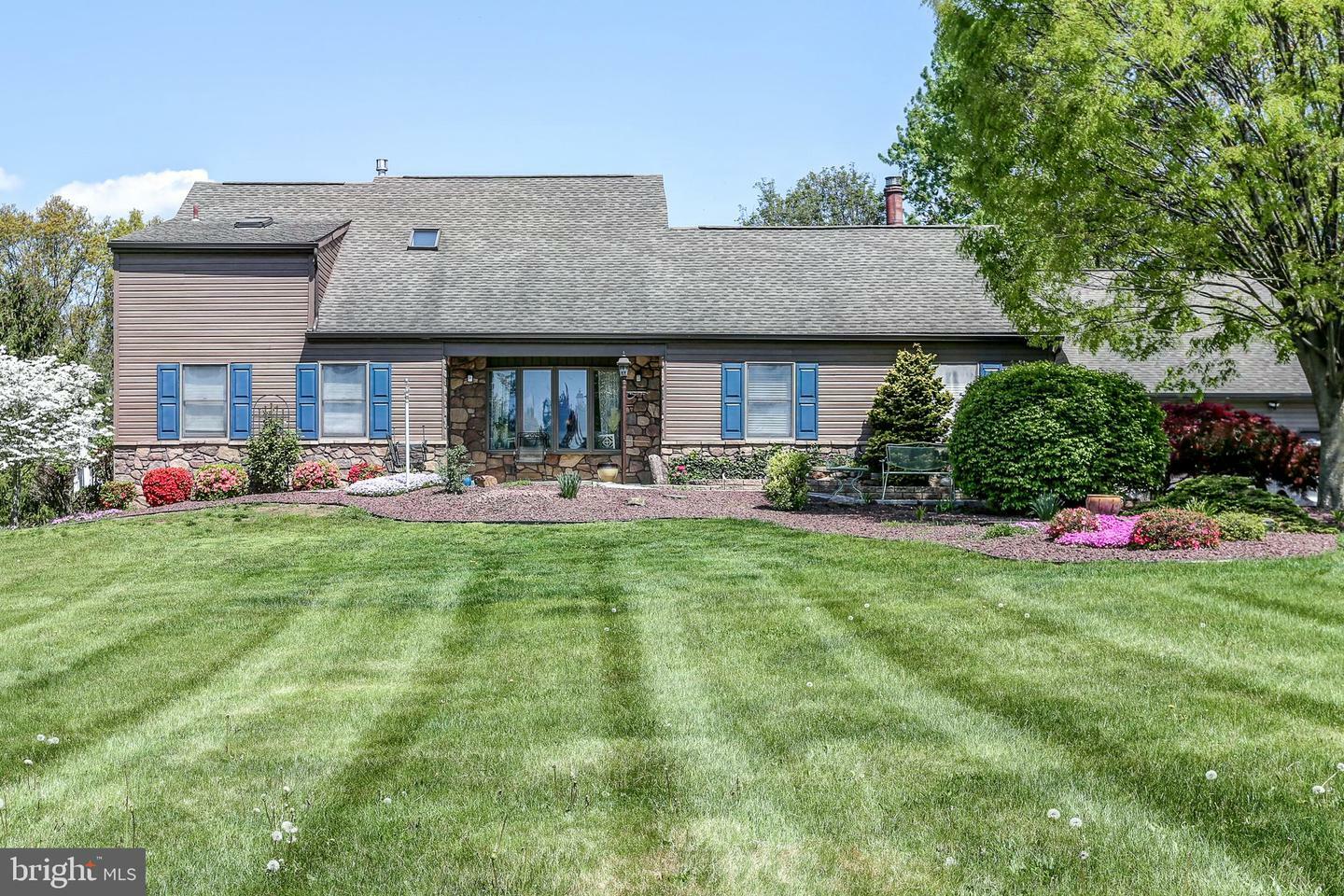 Property Photo: 1816 Hunter Drive PA 17050