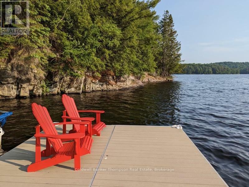 Photo de la propriété: 215 Ena Drive ON P1H 2J4