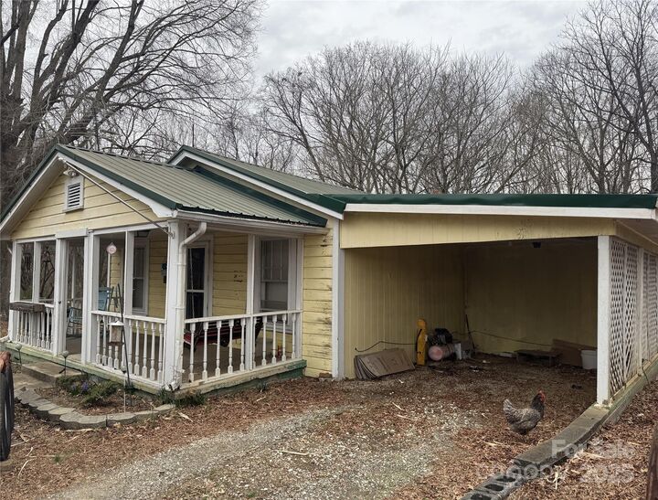Property Photo:  1140 Mt Vernon Road  NC 27054
