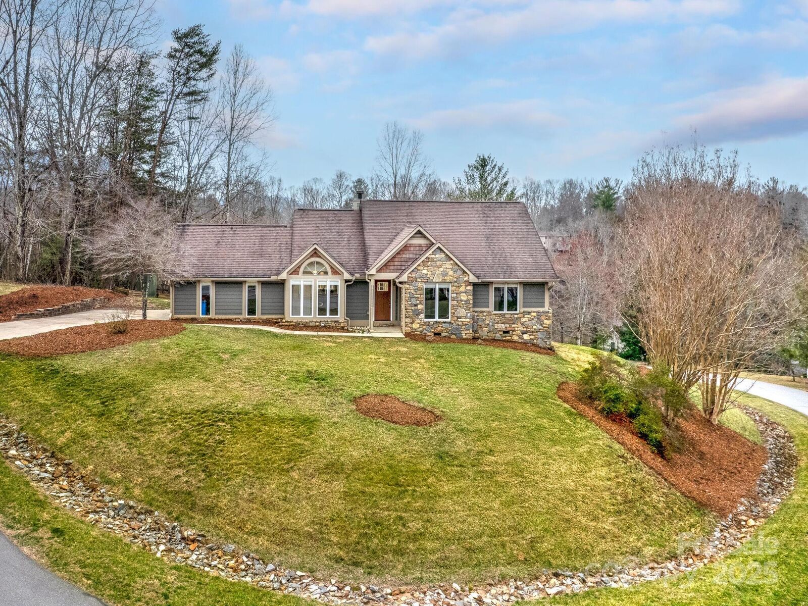 Property Photo: 2 New Cross South 39 NC 28805