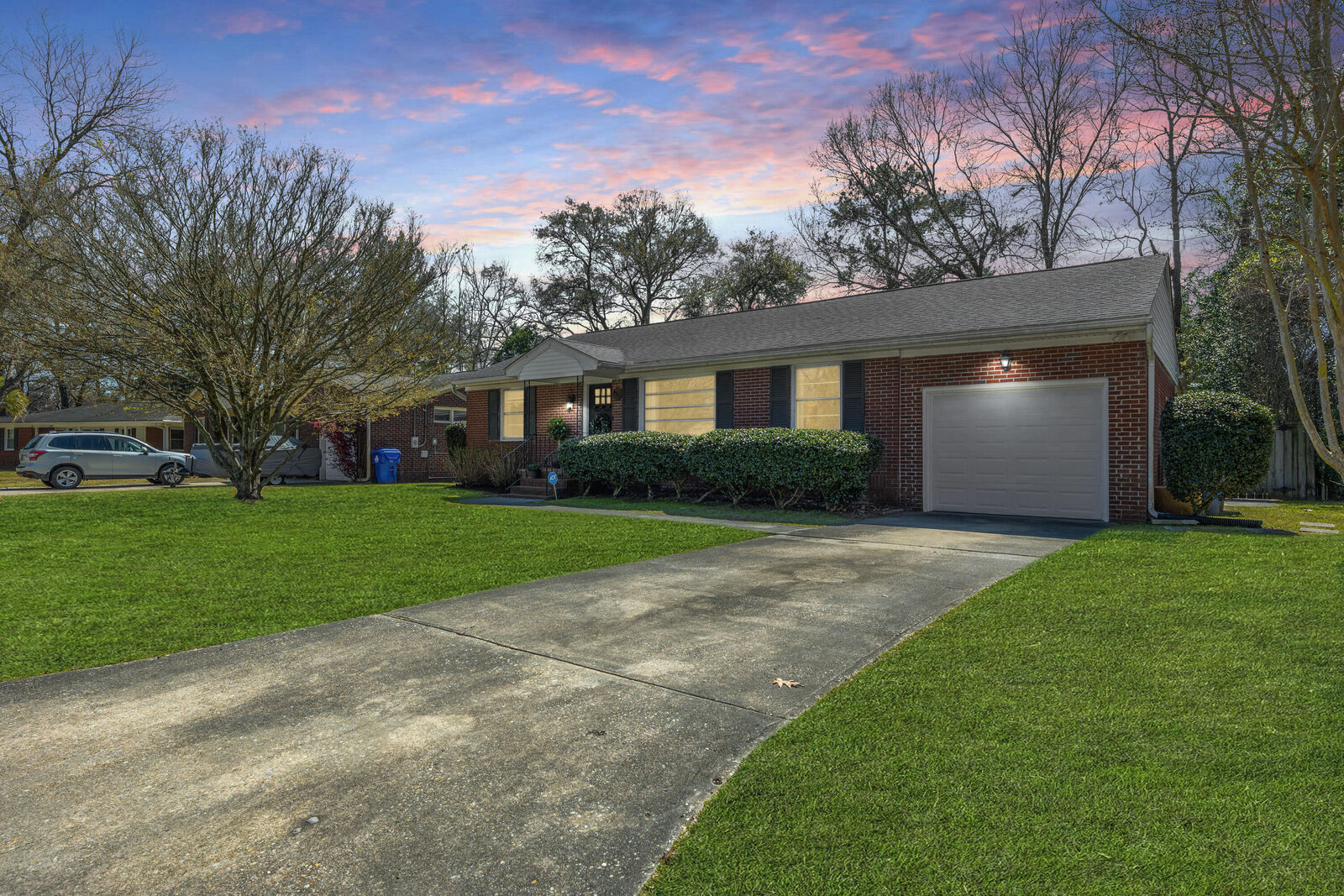Property Photo: 1423 Fairfield Avenue SC 29407