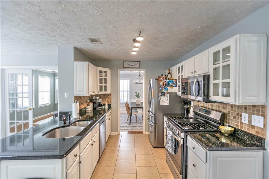 Property Photo: 1510 Ridgemill Terrace GA 30019