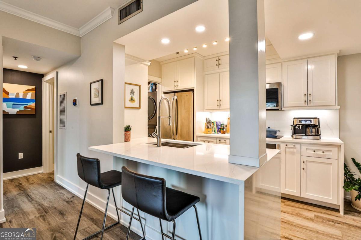 Property Photo: 1 Biscayne Drive NW 706 GA 30309