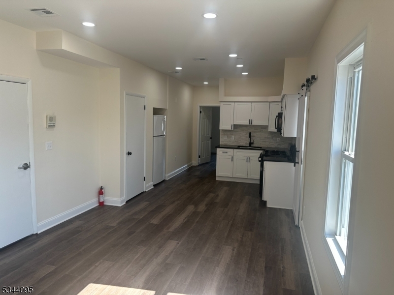 Property Photo:  684 Passaic Ave 2  NJ 07110 