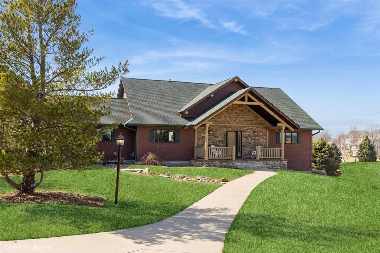 Property Photo: 3755 Lacina Dr SW IA 52240