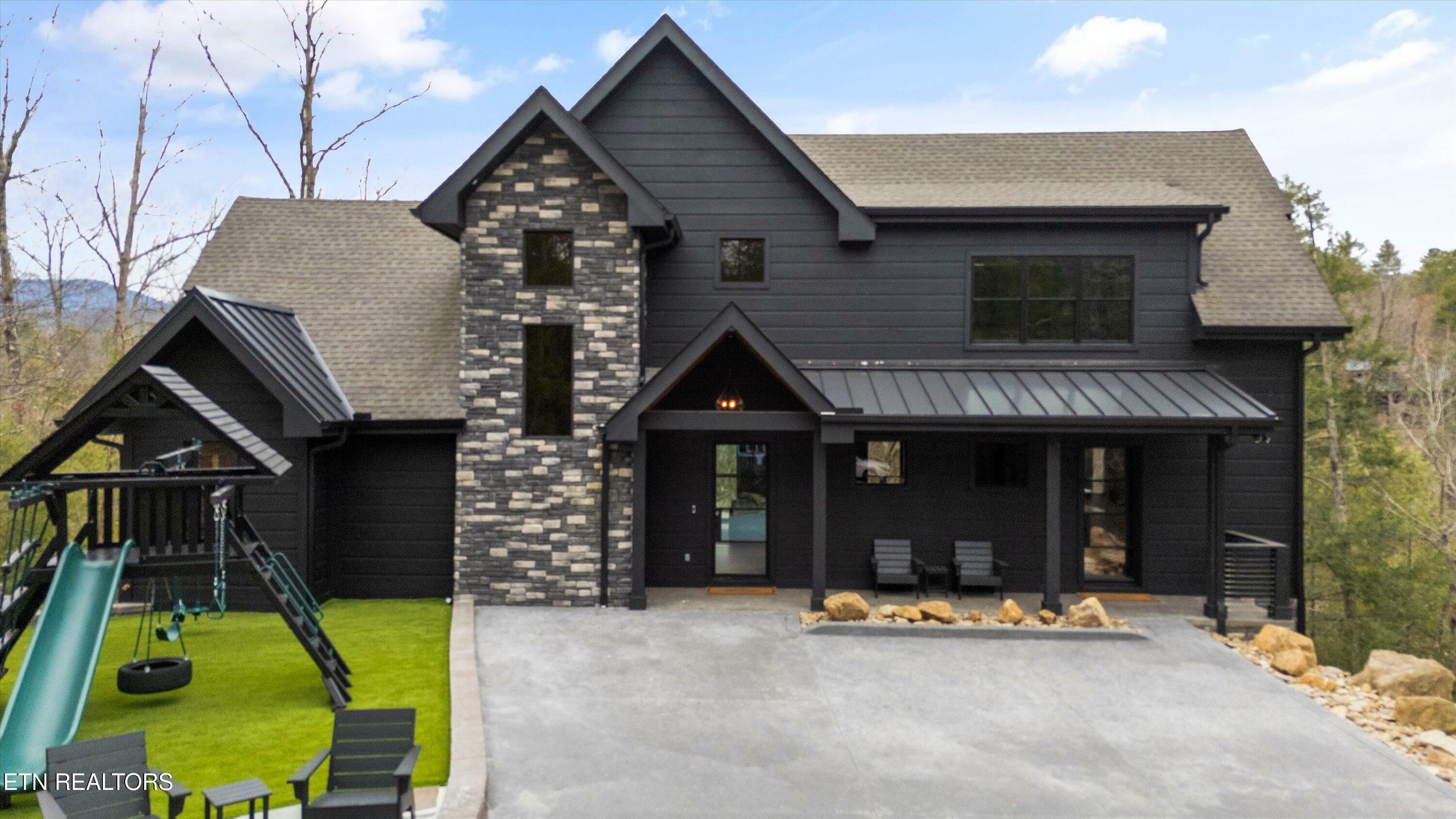 Property Photo: 2119 Double Oaks Way TN 37862