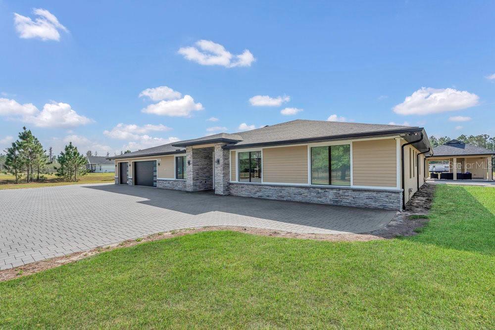 Property Photo:  12323 Sweet Hill Road  FL 33868 