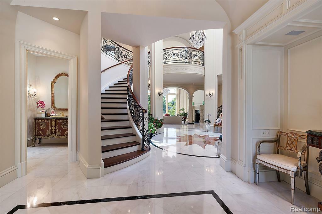 Property Photo: 1747 Heron Ridge Drive MI 48302 0724