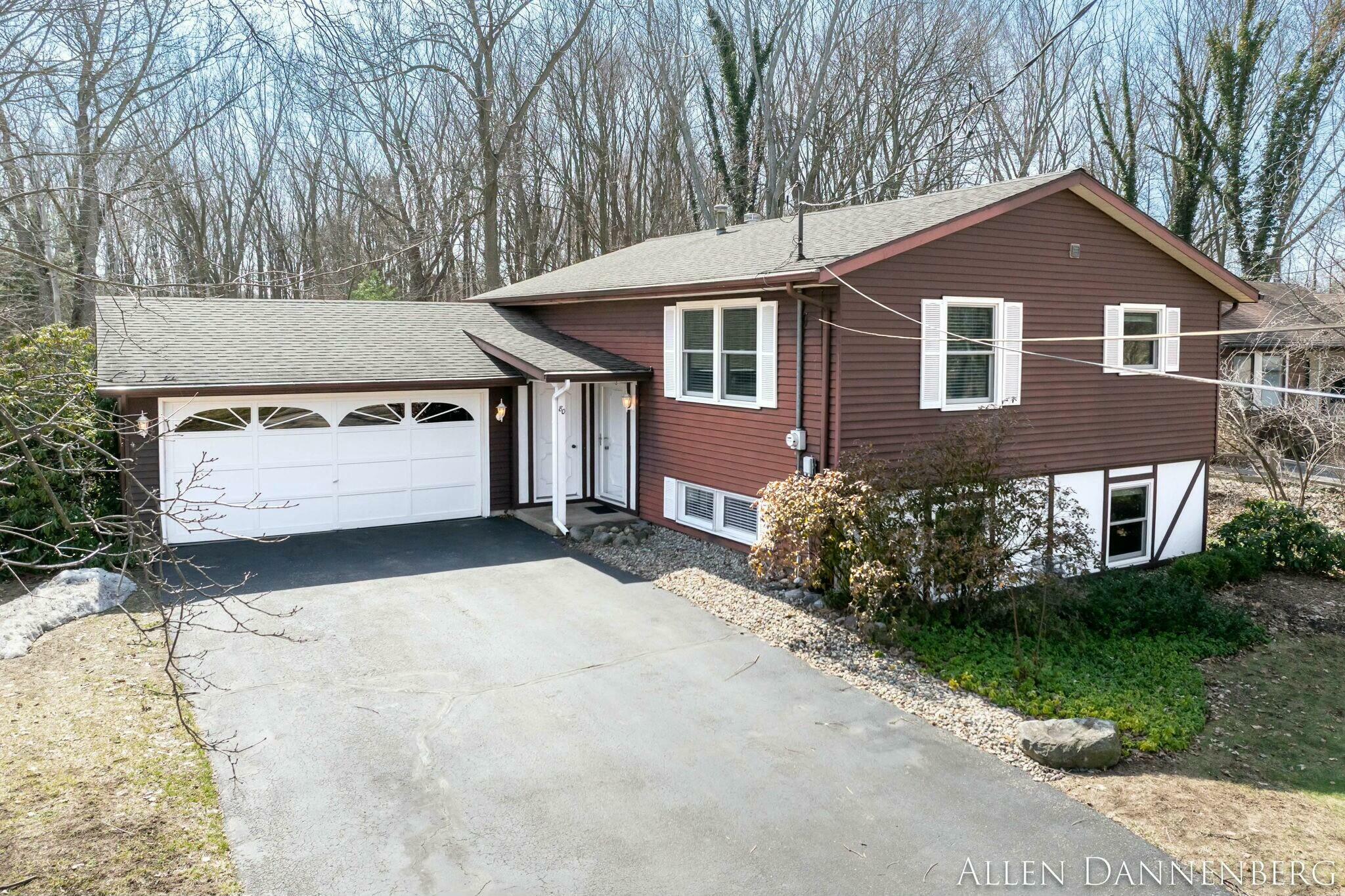 Property Photo: 80 W 40th Street MI 49423
