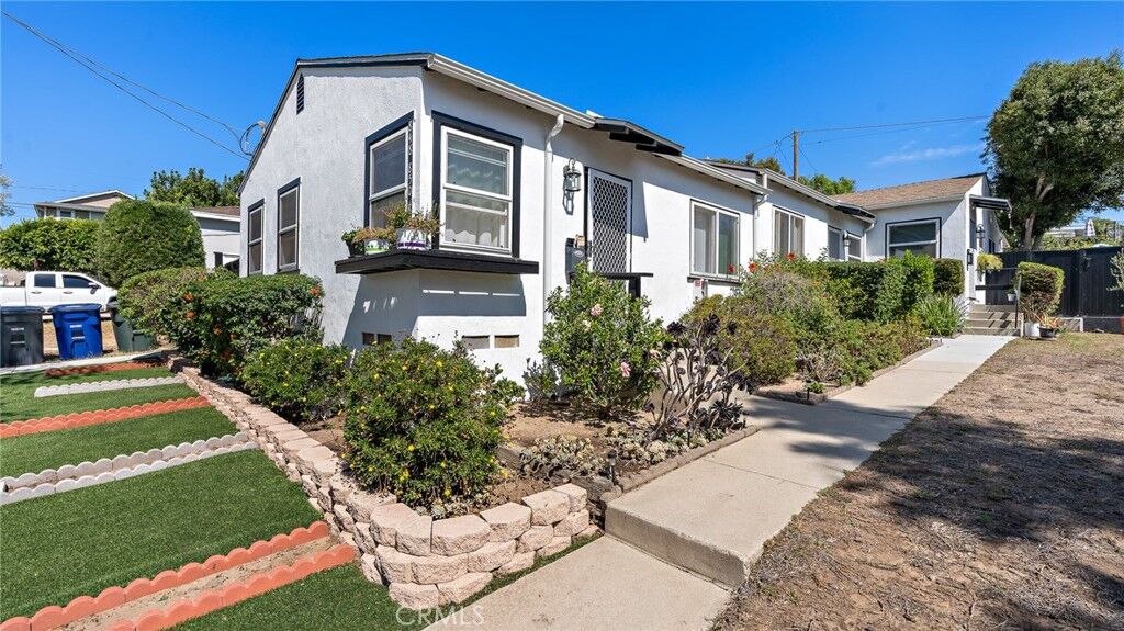 Property Photo:  848 Penn Street  CA 90245 