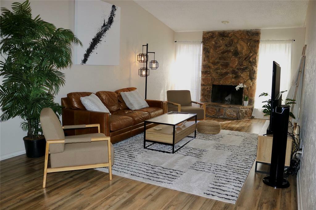 Property Photo: 1515 Cherrycrest Street TX 75228