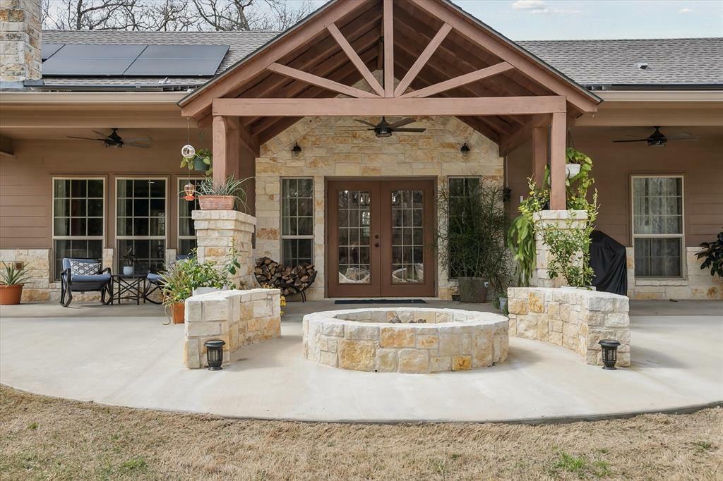 Property Photo: 225 Jackson Circle TX 75144