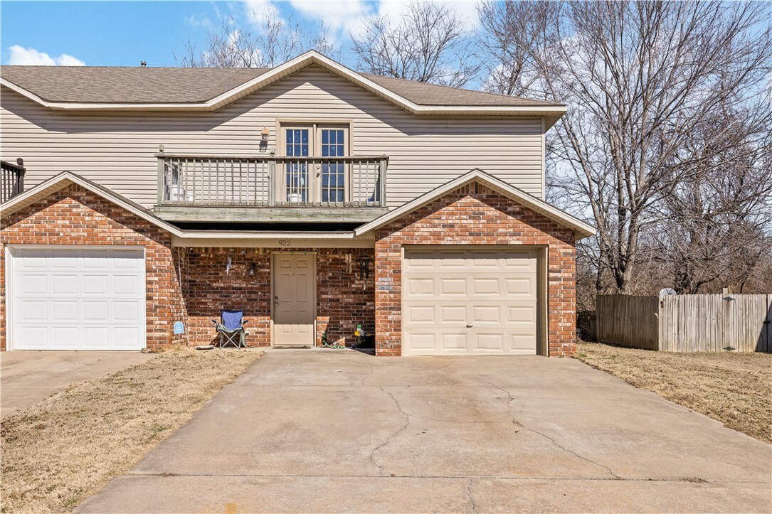 Property Photo: 922 W Peachtree Drive AR 72703
