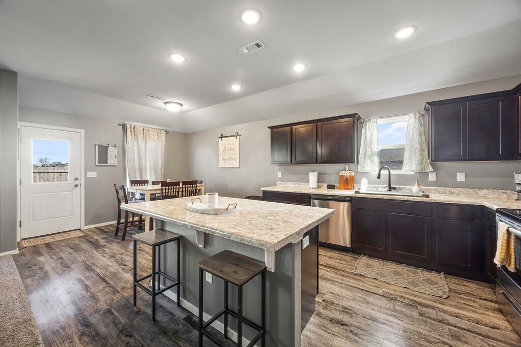 Property Photo: 1700 Hermitage Drive AR 72719
