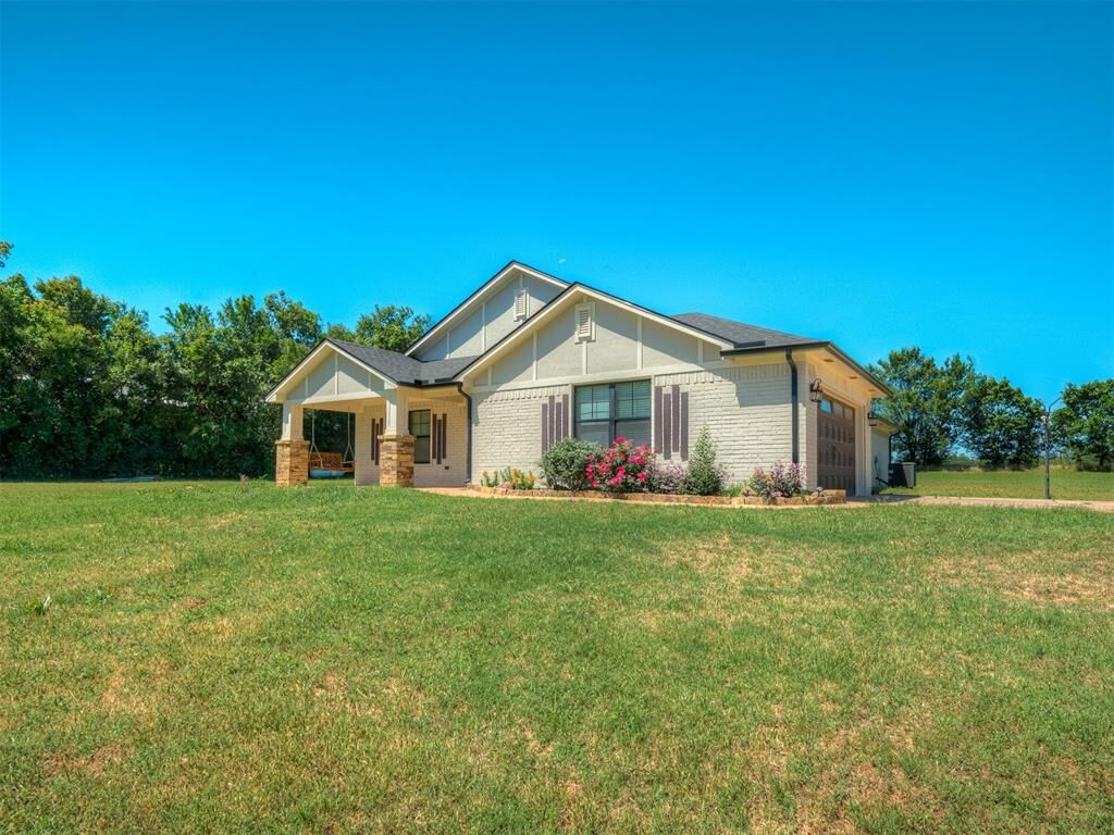 Property Photo: 11801 Jennifer Lane OK 73025