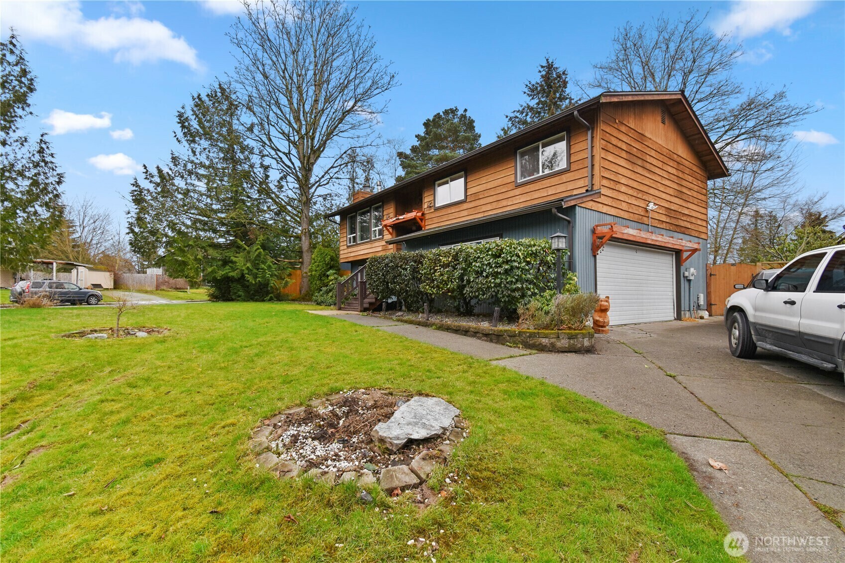 Property Photo: 1914 Sandalwood Street WA 98273