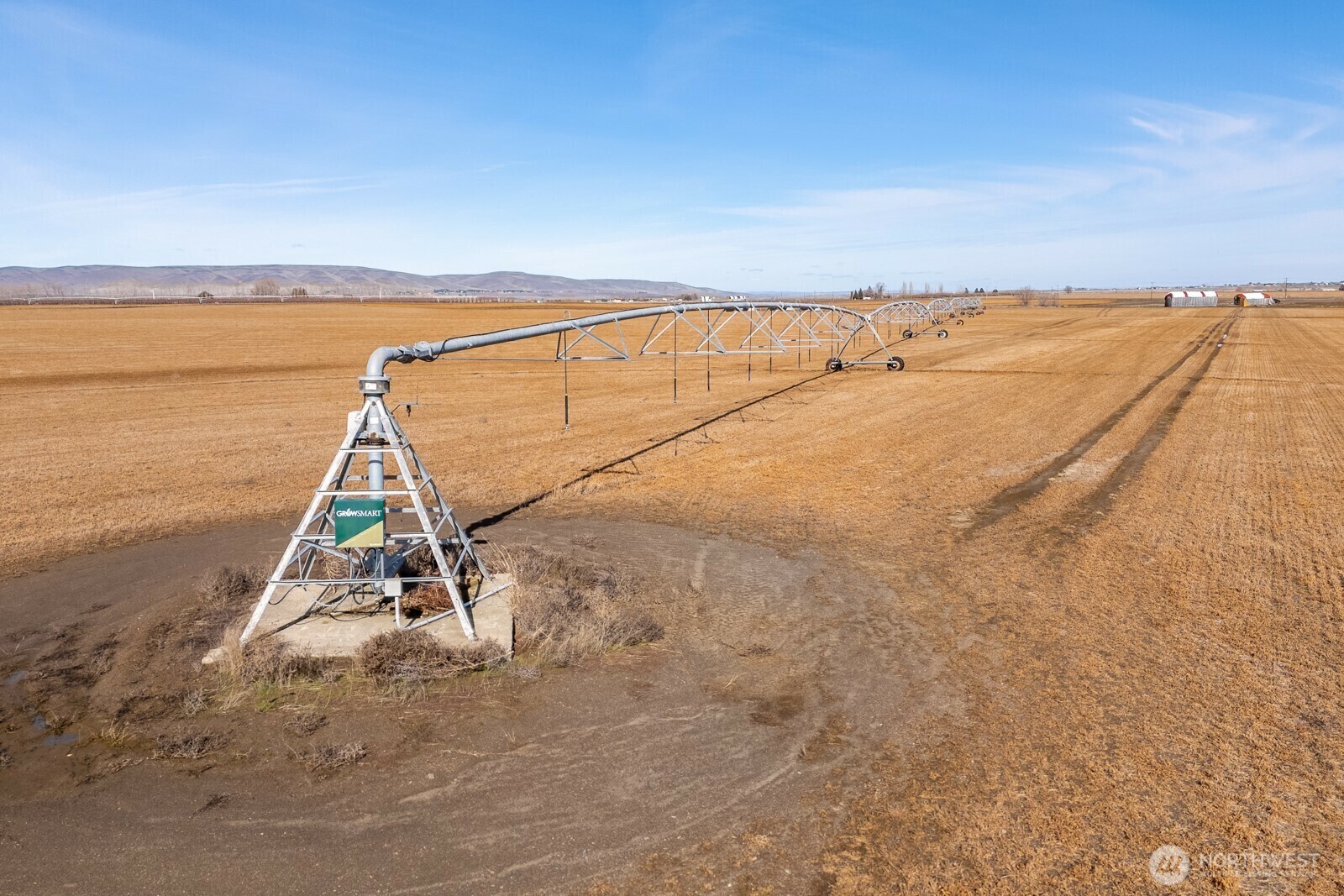 Property Photo: 0 NW Corner Of Rd 8 NW & E NW WA 98823