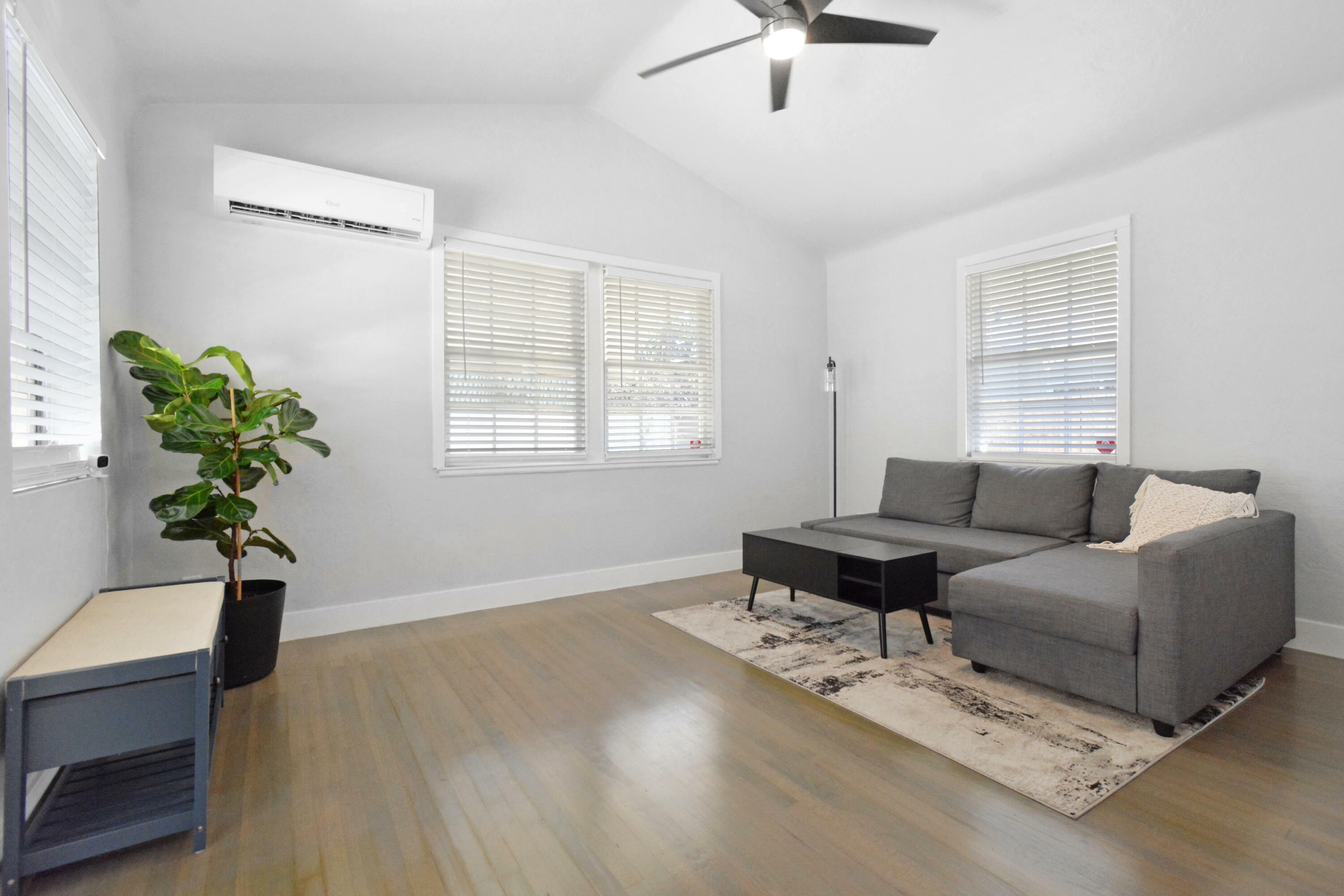 Property Photo: 2140 Monroe Terrace FL 33020