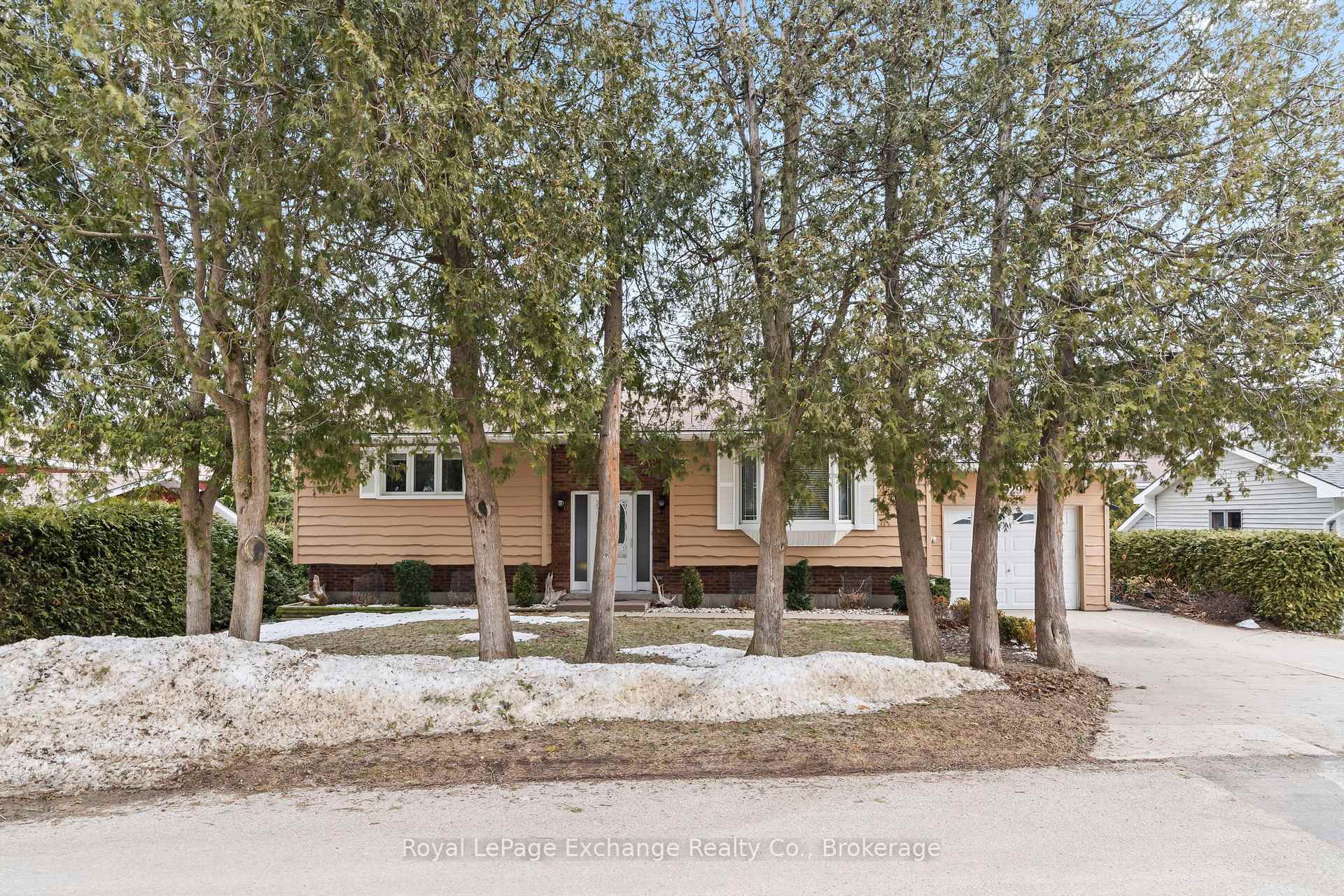 Property Photo: 929 Saugeen Street ON N2Z 1A9