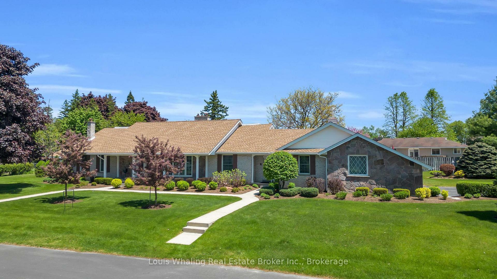 Property Photo: 241 4th Avenue ON N4N 2B6