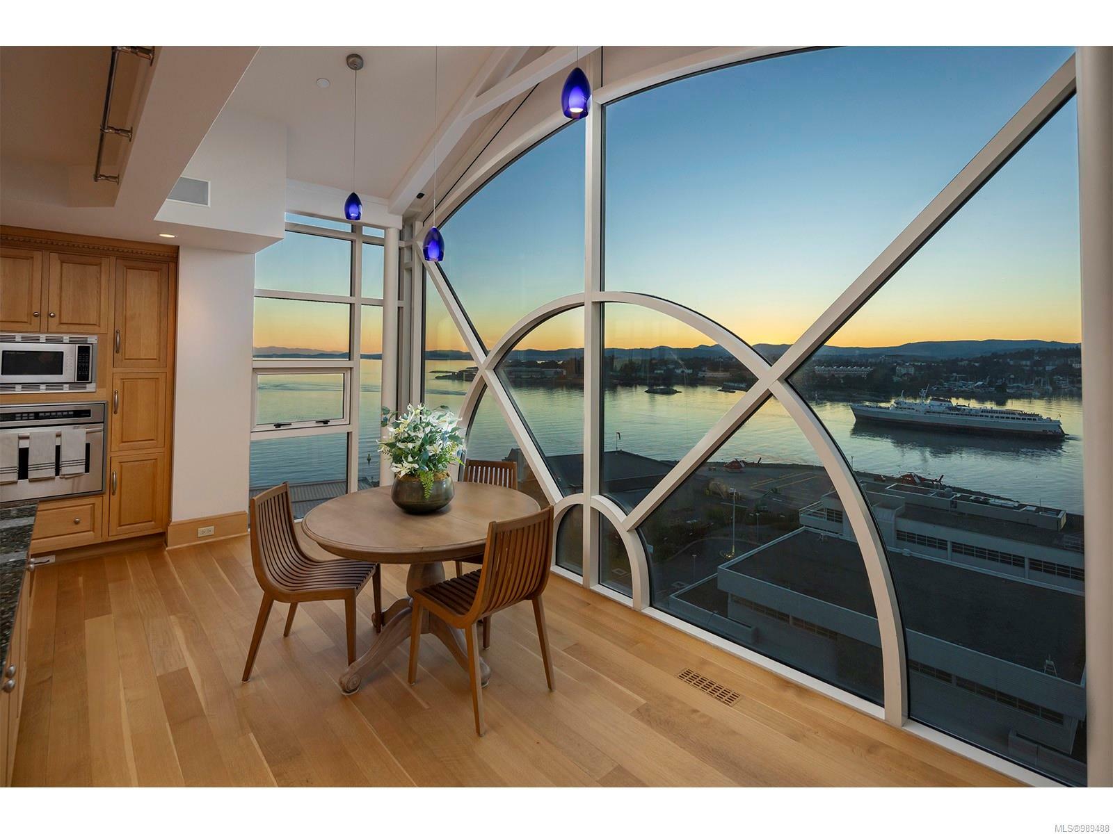 Property Photo: 21 Dallas Rd 1201 BC V8V 4Z9