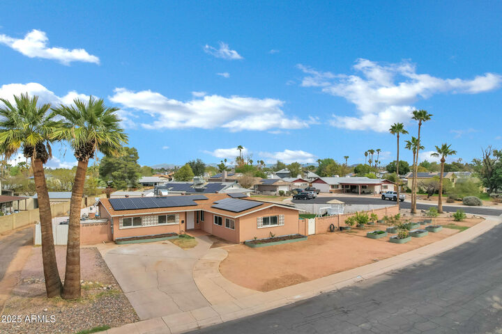 Property Photo:  3222 W Hearn Road  AZ 85053 